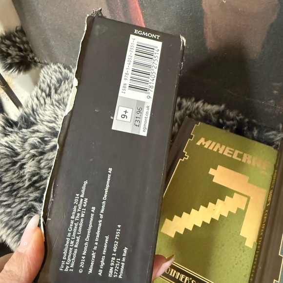 Minecraft Handbook Collection - Picture 6 of 10